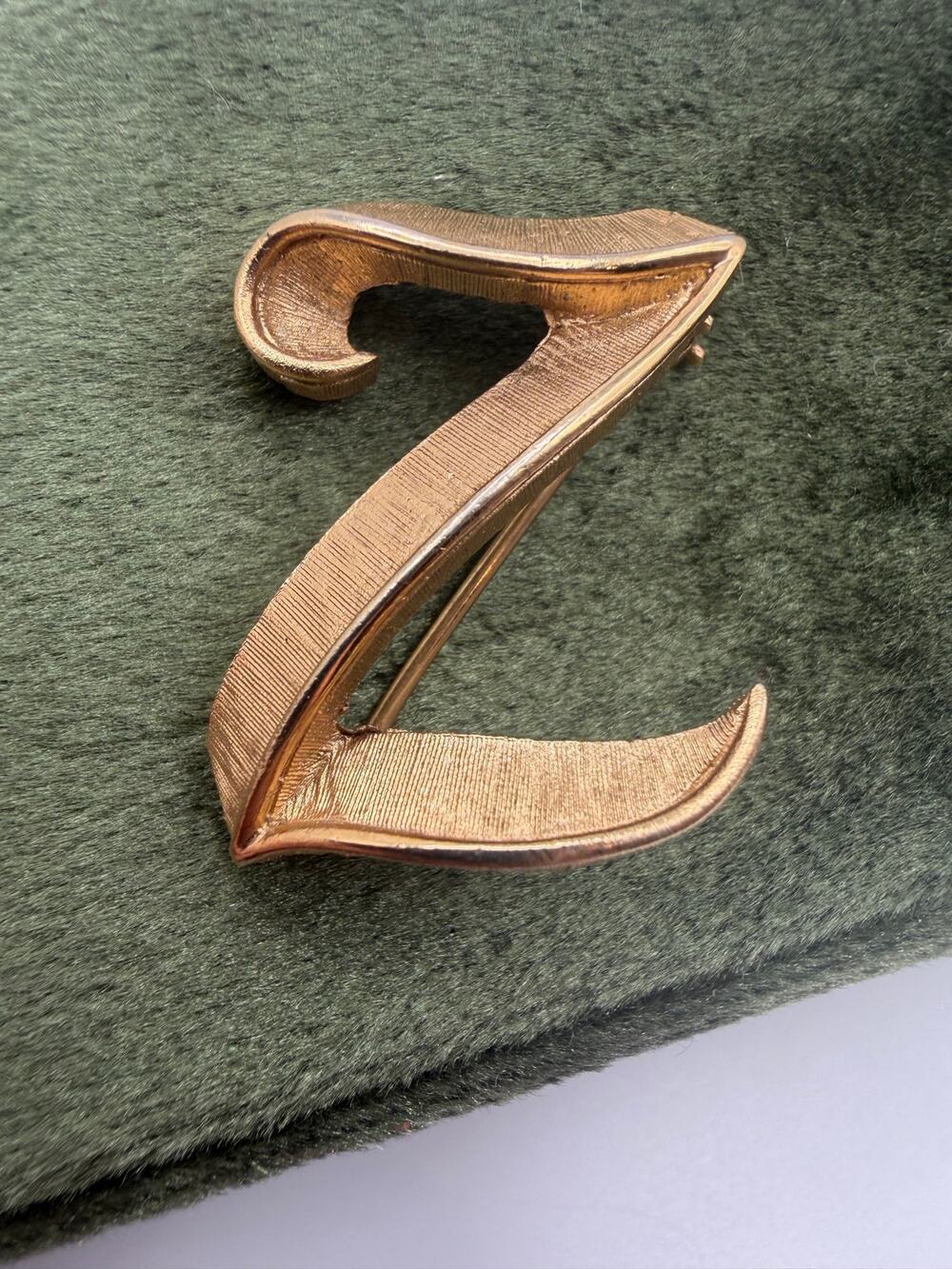 vintage Crown Trifari monogram letter "Z" brooch pin